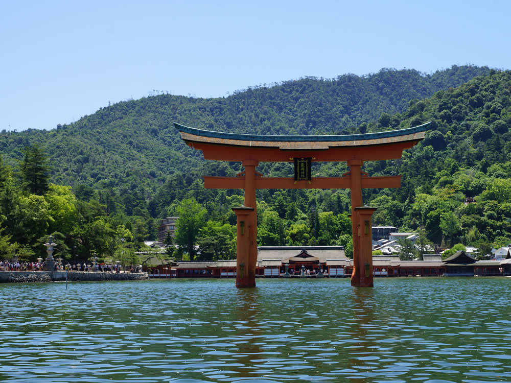 大鳥居海上